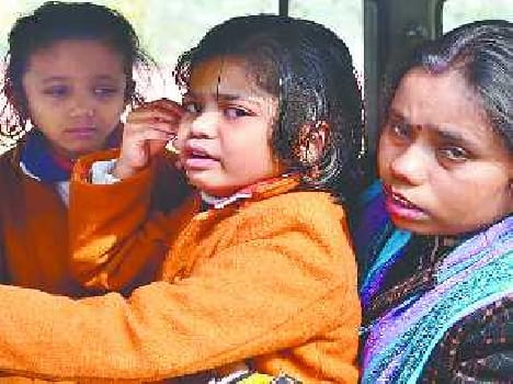 school van and jeep collapsed, 16 students injured